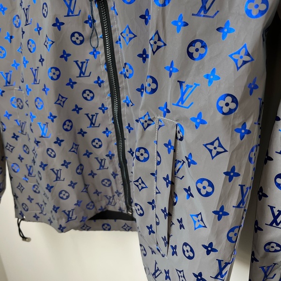 Reflective Windbreaker - Large - Picture 7 of 11